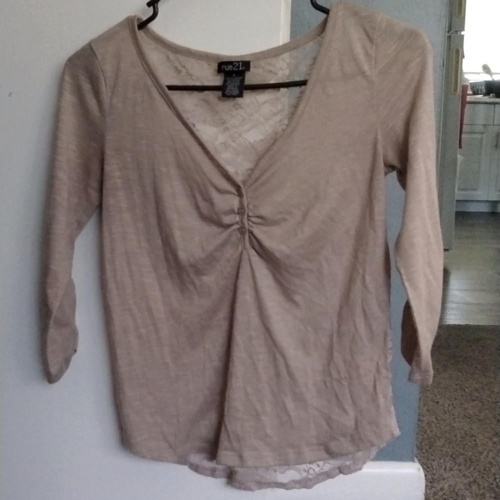 Beige quarter sleeve shirt